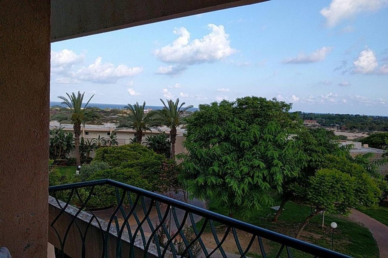 Caesars Place Sea View 2Br Neot Golf Caesarea Esterno foto